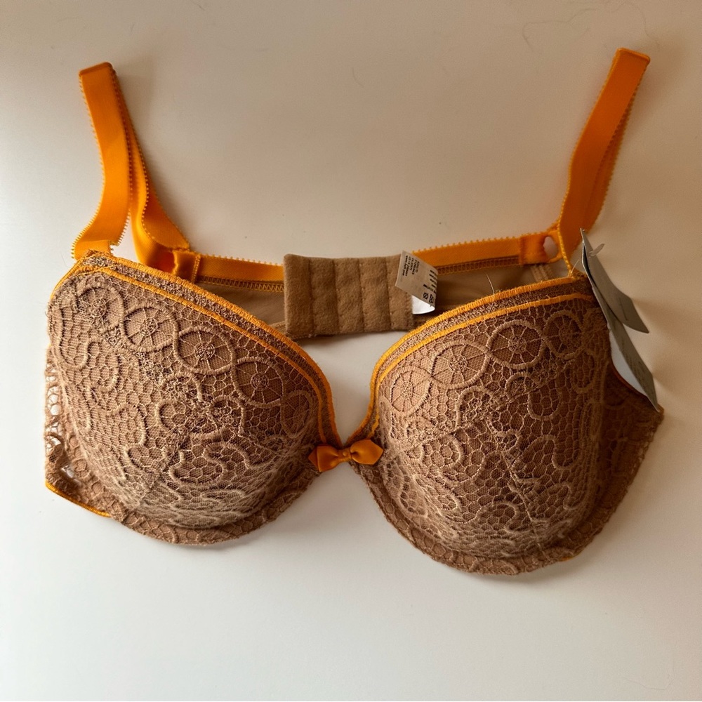 HUIT Fille Unique Padded Bra 32D